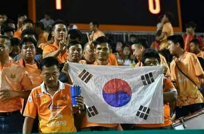 ใจสั่งมา! เปิดใจกองเชียร์พันธ์แท้ "ค้างคาวไฟ" สุโขทัย เอฟซี 