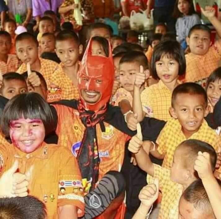 ใจสั่งมา! เปิดใจกองเชียร์พันธ์แท้ "ค้างคาวไฟ" สุโขทัย เอฟซี 