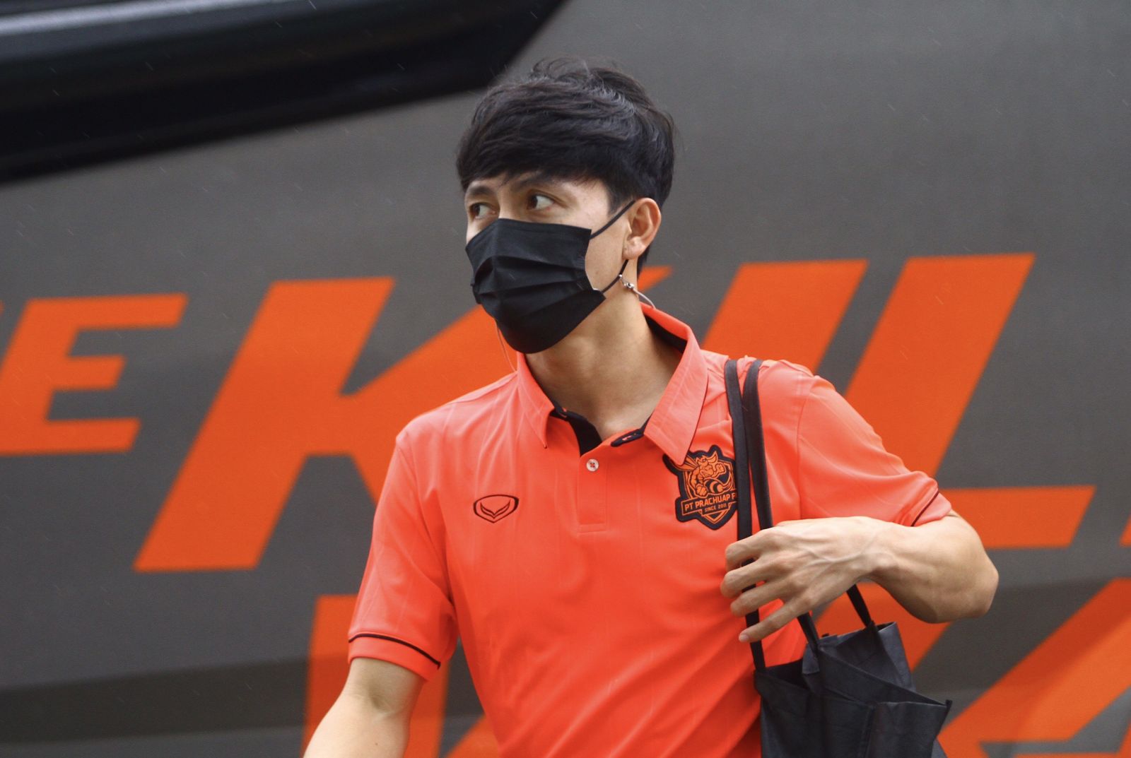 สดที่นี่...สุพรรณบุรี เอฟซี ตามหลัง พีที ประจวบ เอฟซี 0-1