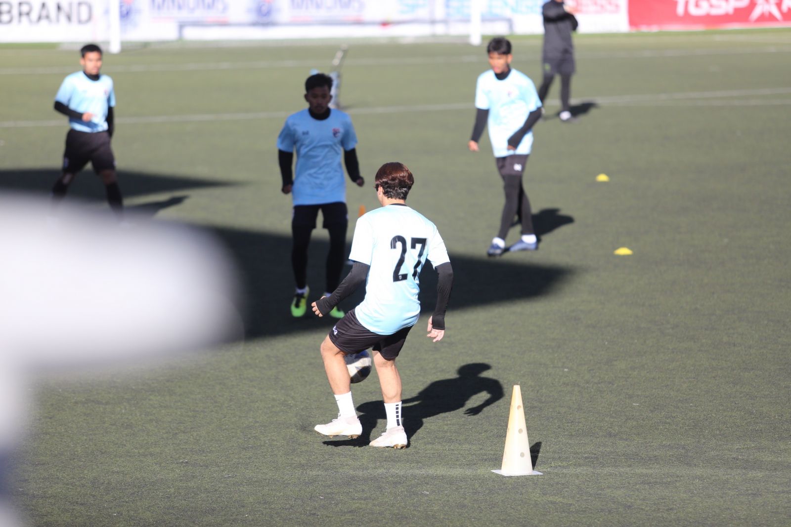 โค้ชโย่งนำทัพช้างศึกยู-23เน้นซ้อมยิงประตู-เบนจามินพักซ้อม